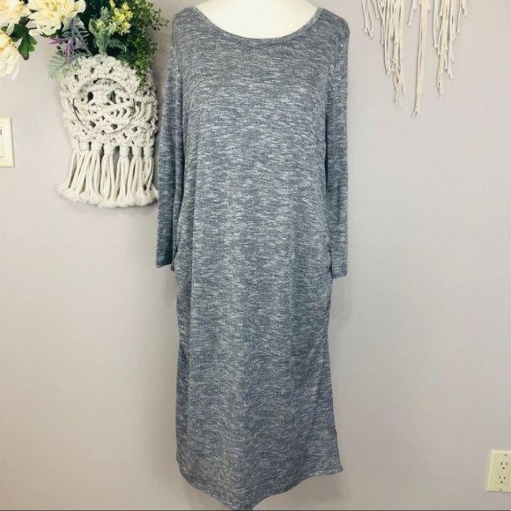 3/$25 Liz Lange Maternity Medium Gray ruched dress